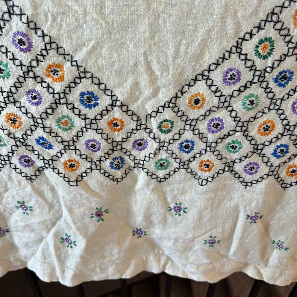 Vtg 50s Cross Stitch Tablecloth & 4 Napkins Set Yellow Floral Linen Cottagecore